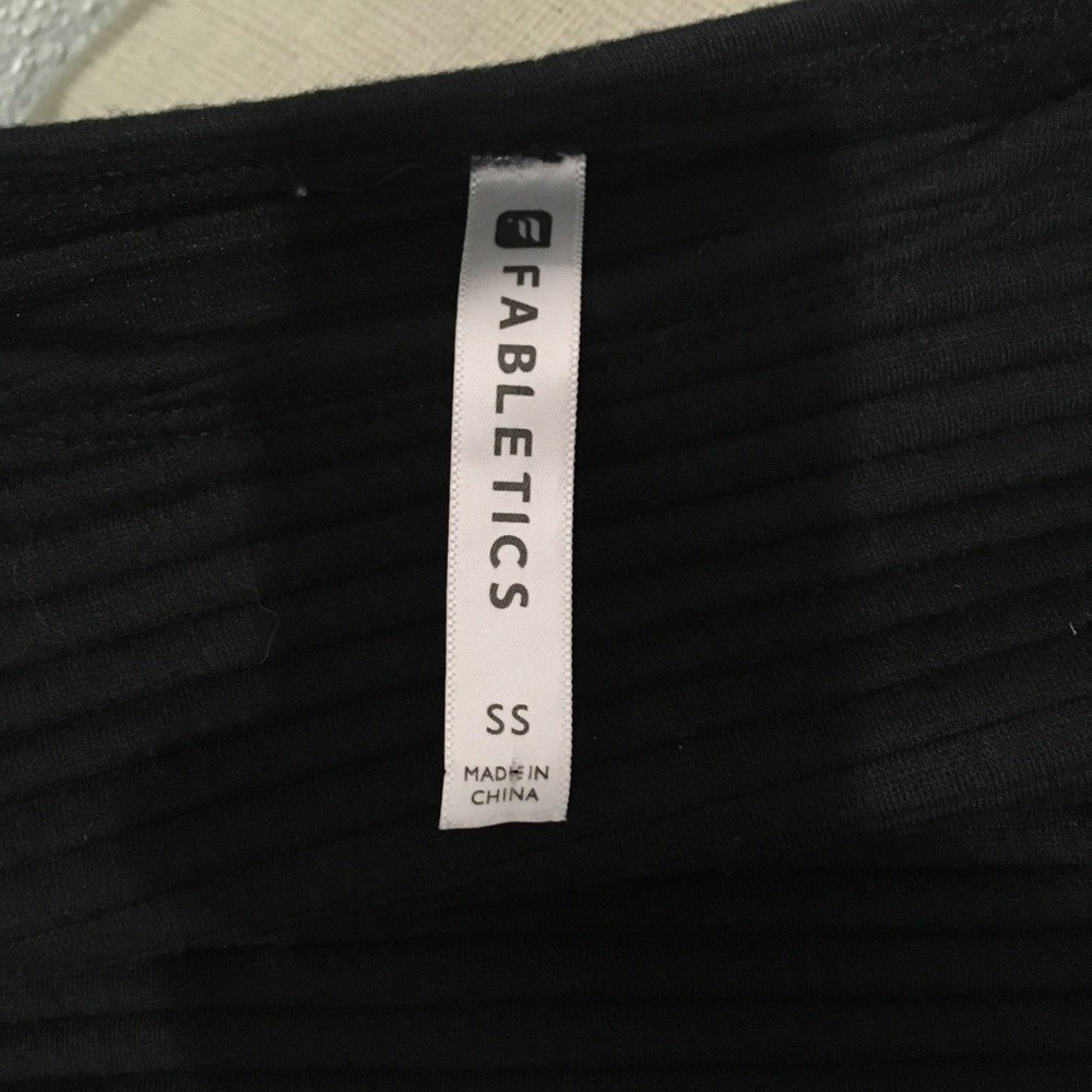 Bre L/S Tunic by Fabletics In SS - Picture 7 of 7
